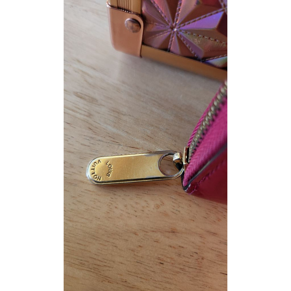 Women's Louis Vuitton Vernis Wallet - Picture 5 of 6